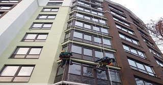 Установка крыши на балкон Куйбышев цена от 1038 руб. м/2.